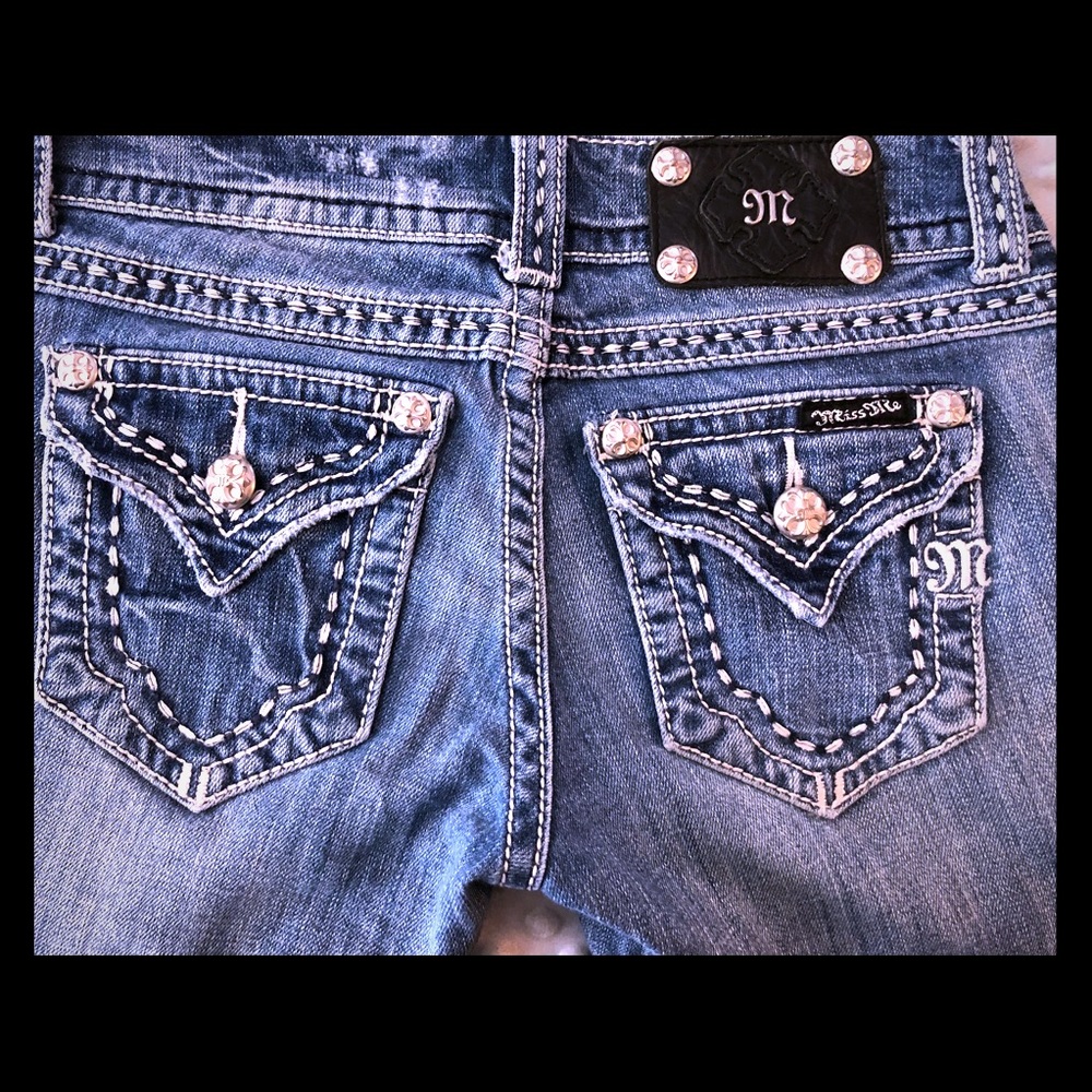 Miss Me Distressed Jeans  size 26